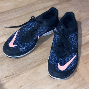 Nike flex shoes